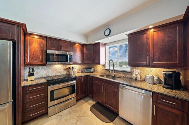 301 Lake Shore Drive 802, Lake Park, FL 33403