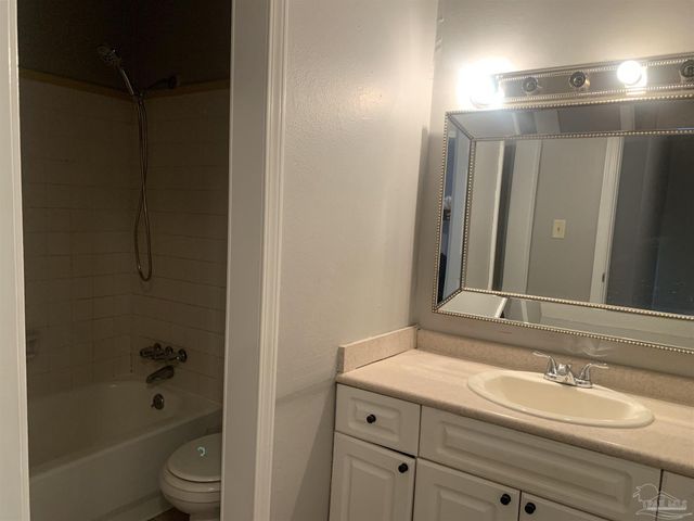 811 Massachusetts Ave, Pensacola, FL 32505
