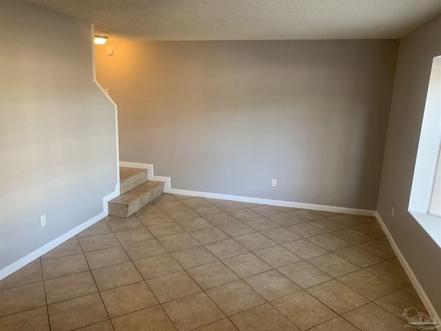 811 Massachusetts Ave, Pensacola, FL 32505
