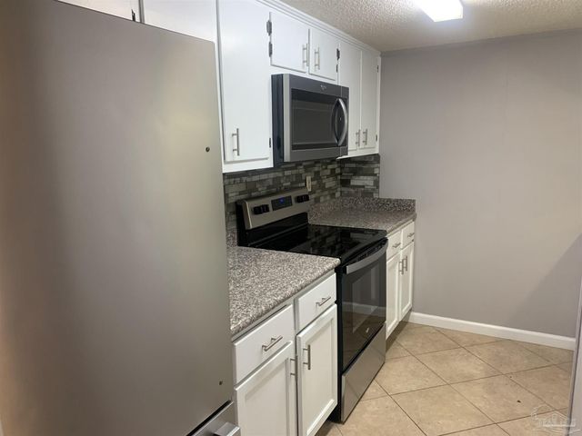 811 Massachusetts Ave, Pensacola, FL 32505