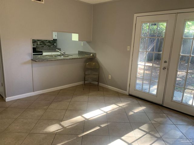 811 Massachusetts Ave, Pensacola, FL 32505