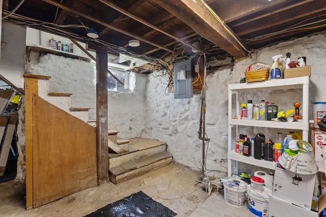 82 Brooks St, Worcester, MA 01606