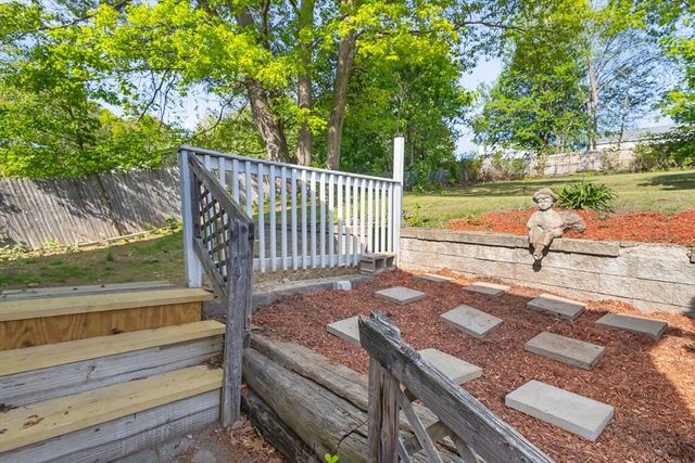 82 Brooks St, Worcester, MA 01606
