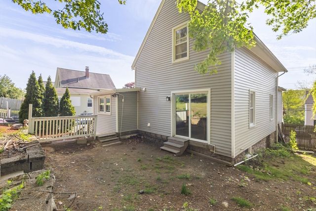 82 Brooks St, Worcester, MA 01606