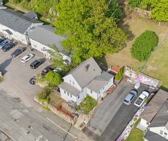82 Brooks St, Worcester, MA 01606