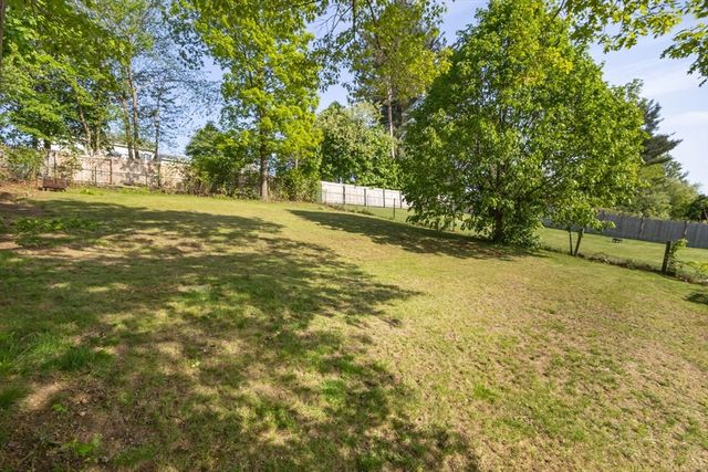 82 Brooks St, Worcester, MA 01606