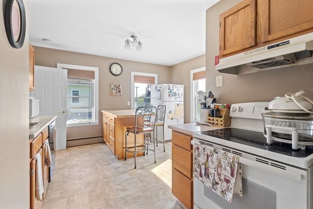 82 Brooks St, Worcester, MA 01606