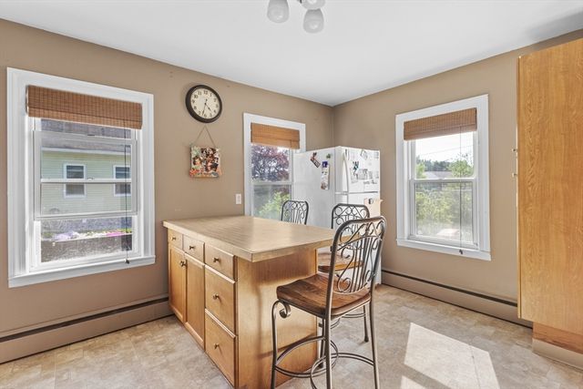82 Brooks St, Worcester, MA 01606