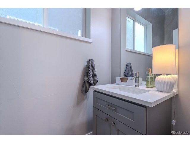 3318 S Washington St, Englewood, CO 80113