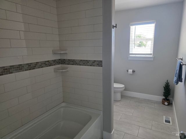 2843 E 3500 N., Twin Falls, ID 83301