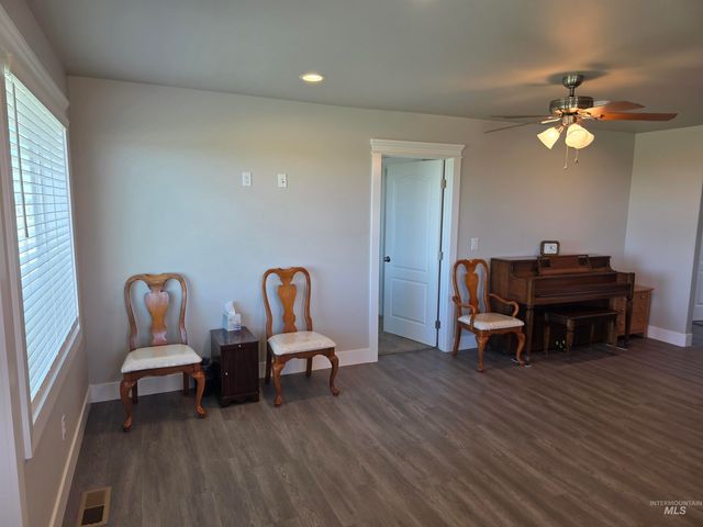 2843 E 3500 N., Twin Falls, ID 83301