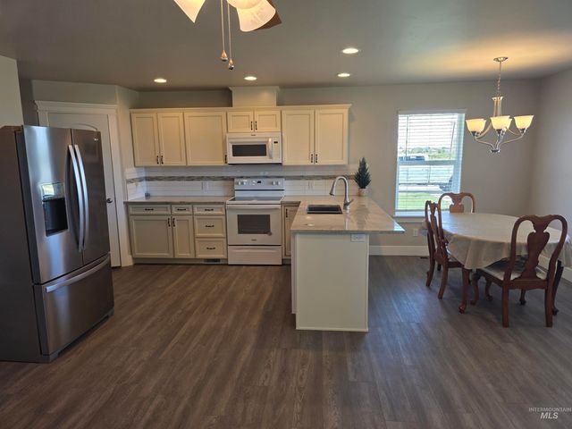 2843 E 3500 N., Twin Falls, ID 83301
