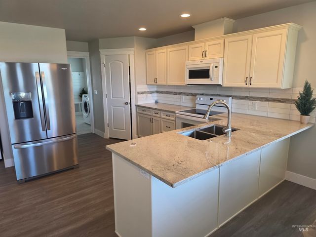 2843 E 3500 N., Twin Falls, ID 83301