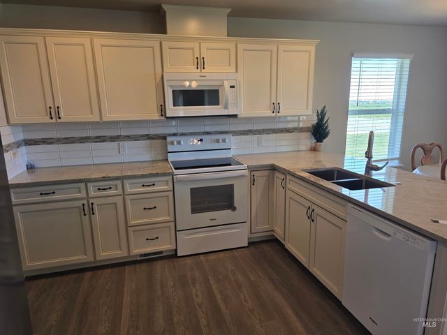 2843 E 3500 N., Twin Falls, ID 83301