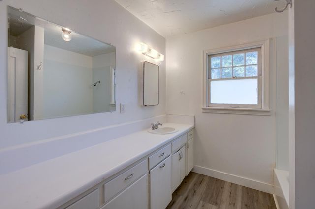 1204 W Yale Avenue, Fresno, CA 93705
