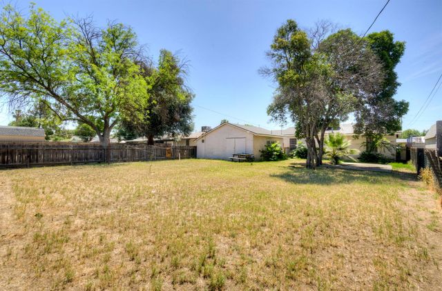 1204 W Yale Avenue, Fresno, CA 93705