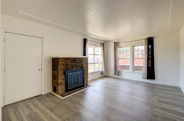 1204 W Yale Avenue, Fresno, CA 93705