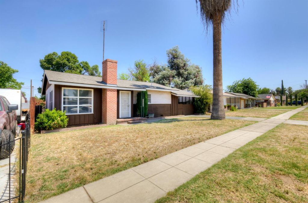 1204 W Yale Avenue, Fresno, CA 93705