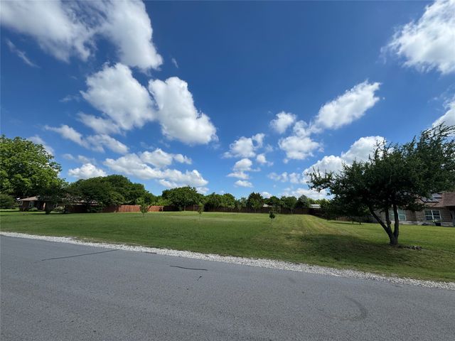 105 Elmwood Drive, Ovilla, TX 75154