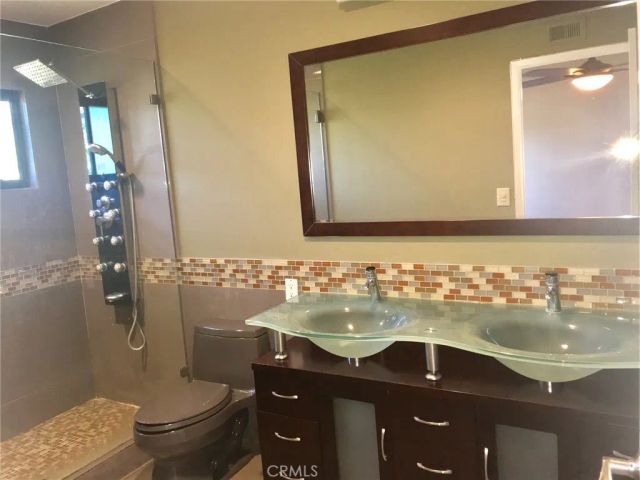 17807 Devonshire Street 4, Northridge, CA 91325