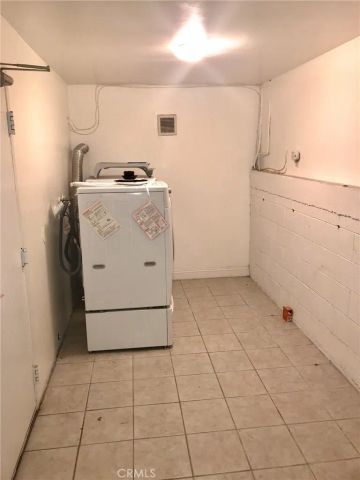 17807 Devonshire Street 4, Northridge, CA 91325