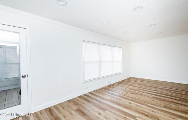 3700 Taylorsville Rd, Louisville, KY 40220