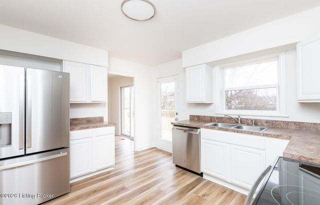 3700 Taylorsville Rd, Louisville, KY 40220