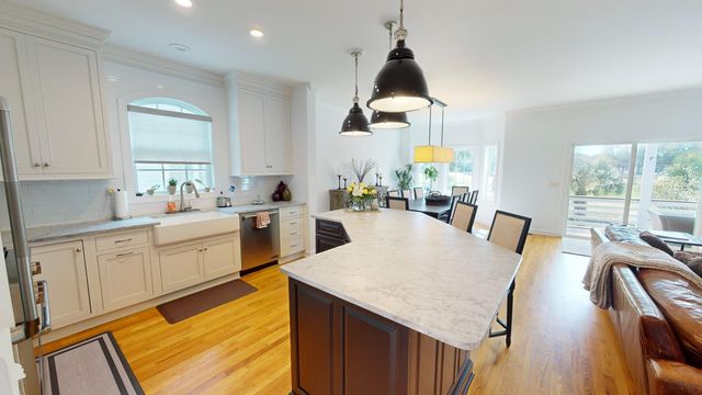 15 Yacht Harbor Court, Isle Of Palms, SC 29451