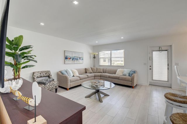 461 N Brittany J, Delray Beach, FL 33446