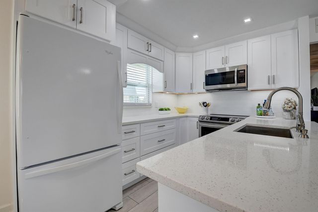 461 N Brittany J, Delray Beach, FL 33446