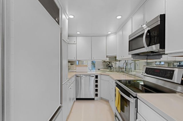 2800 N FLAGLER Drive 404, West Palm Beach, FL 33407