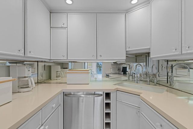 2800 N FLAGLER Drive 404, West Palm Beach, FL 33407