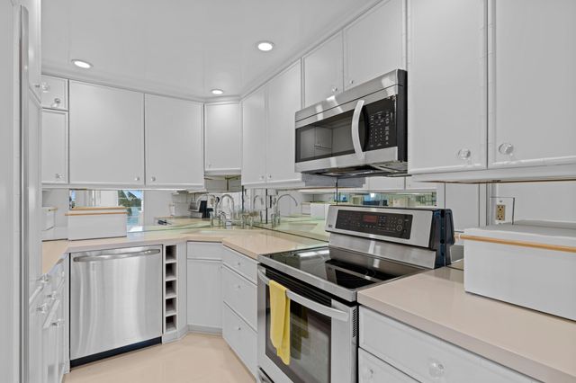 2800 N FLAGLER Drive 404, West Palm Beach, FL 33407