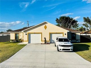 607 SE 14th TER, Cape Coral, FL 33990