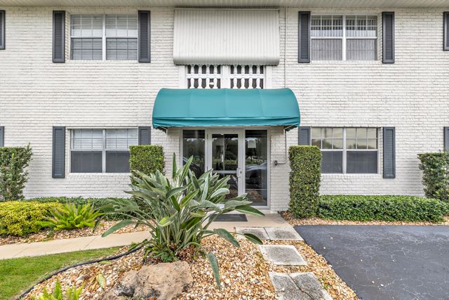 298 SW 6th Street 204, Boca Raton, FL 33432