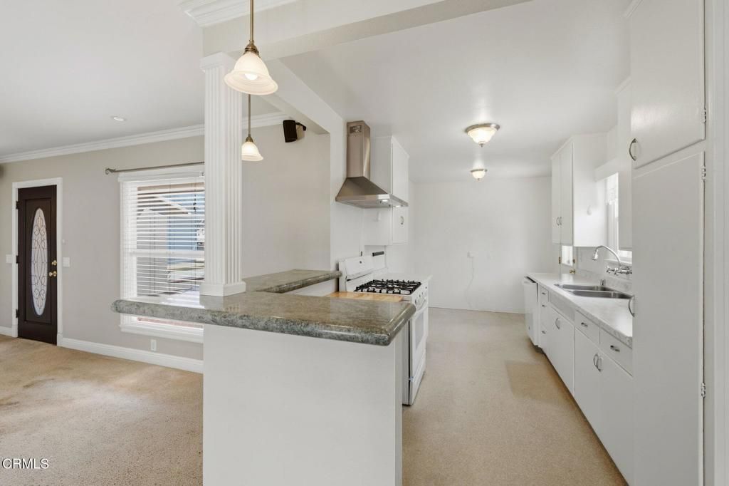 Image 13 of property listing at 511 Eva Street, Ventura, CA 93003