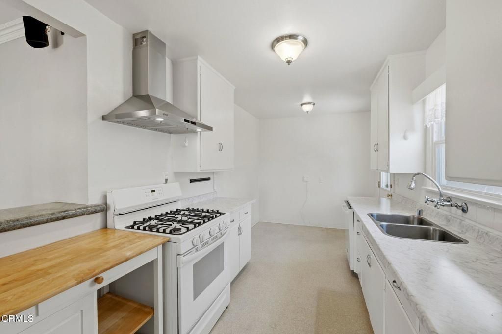 Image 14 of property listing at 511 Eva Street, Ventura, CA 93003