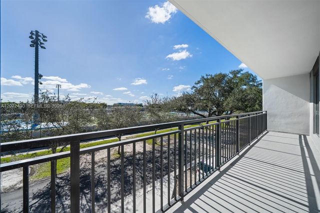 2479 NE 192nd Street 302, Miami, FL 33180