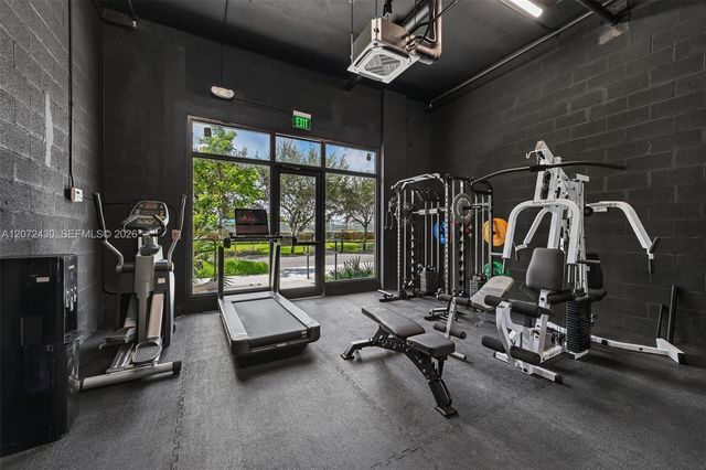 2479 NE 192nd Street 302, Miami, FL 33180