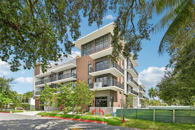2479 NE 192nd Street 302, Miami, FL 33180