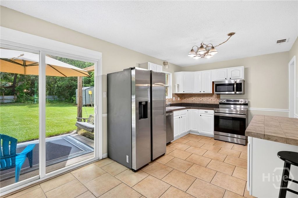 Image 13 of property listing at 802 Walthour Road, Savannah, GA 31410