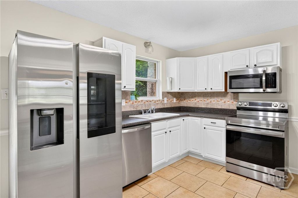 Image 14 of property listing at 802 Walthour Road, Savannah, GA 31410