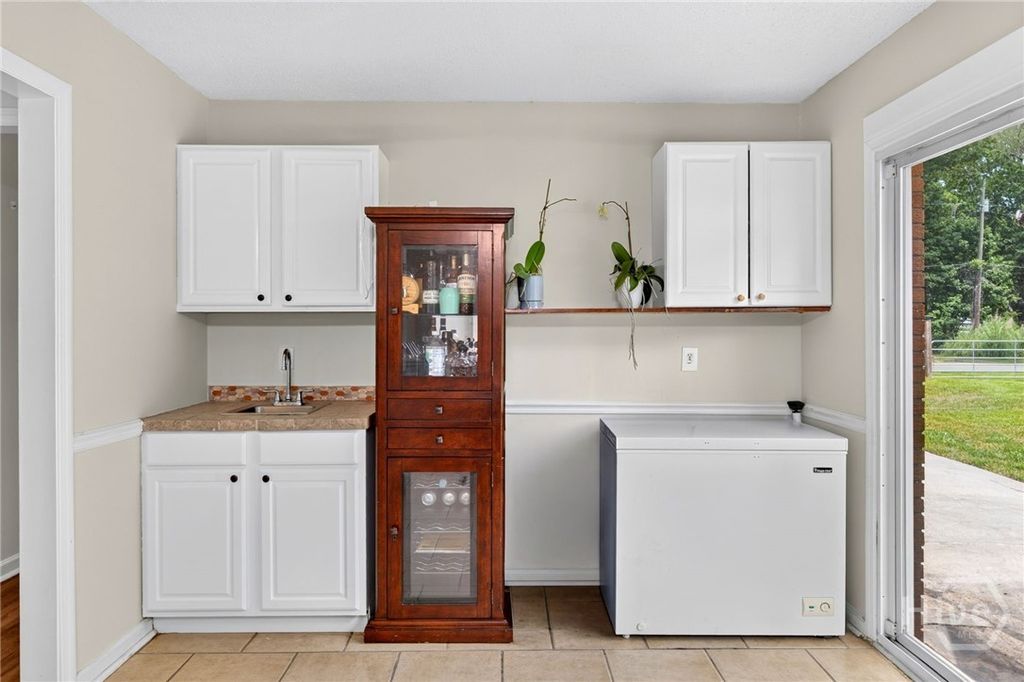 Image 16 of property listing at 802 Walthour Road, Savannah, GA 31410