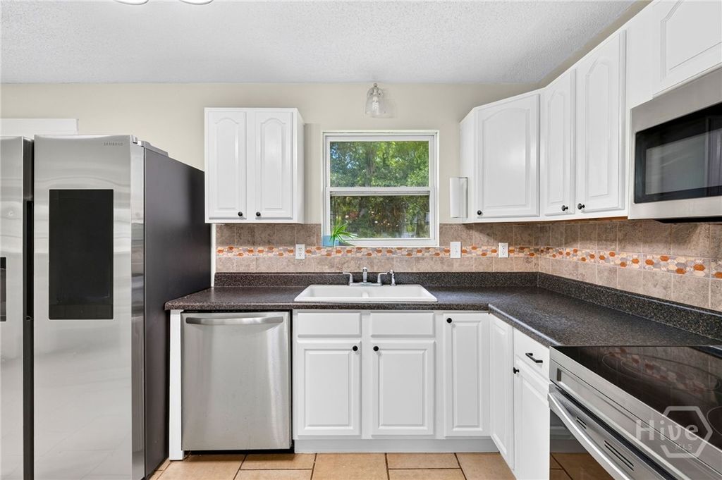 Image 17 of property listing at 802 Walthour Road, Savannah, GA 31410