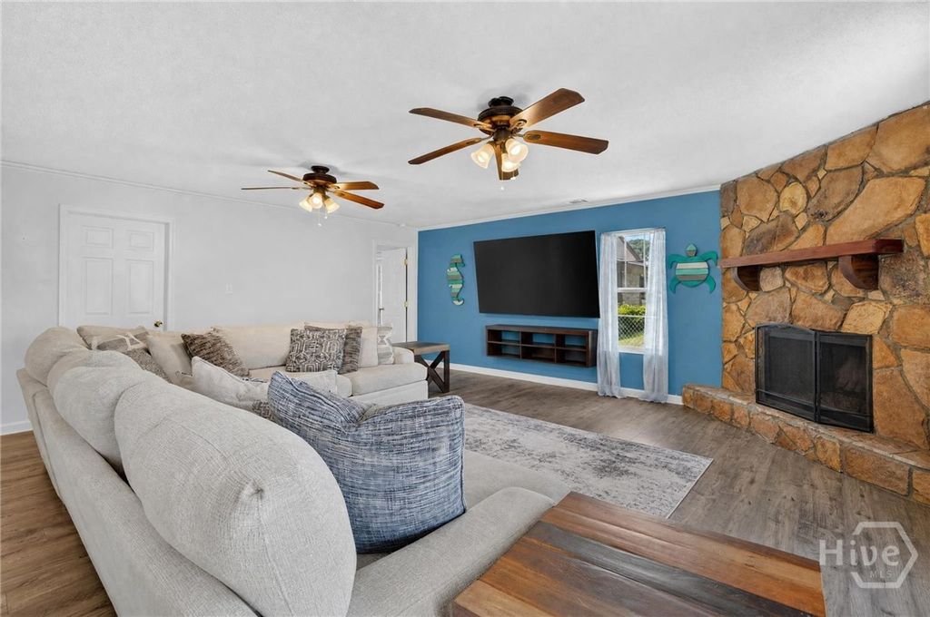 Image 9 of property listing at 802 Walthour Road, Savannah, GA 31410