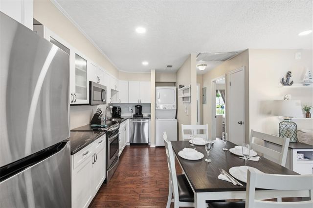 5117 SALMON DRIVE SE B, St Petersburg, FL 33705