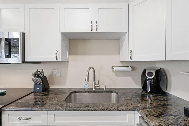 5117 SALMON DRIVE SE B, St Petersburg, FL 33705