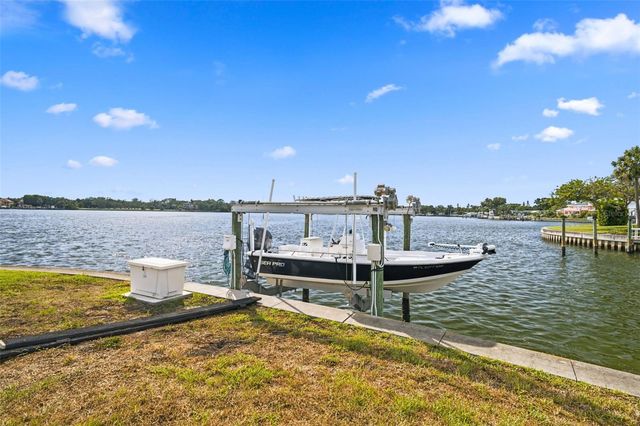 5117 SALMON DRIVE SE B, St Petersburg, FL 33705