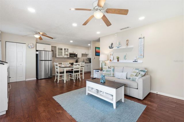 5117 SALMON DRIVE SE B, St Petersburg, FL 33705