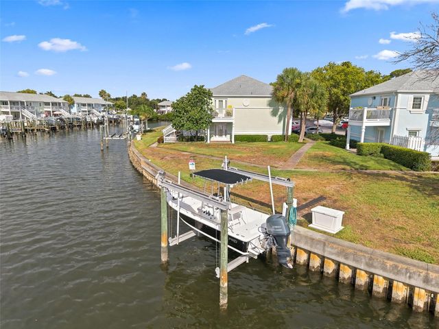 5117 SALMON DRIVE SE B, St Petersburg, FL 33705